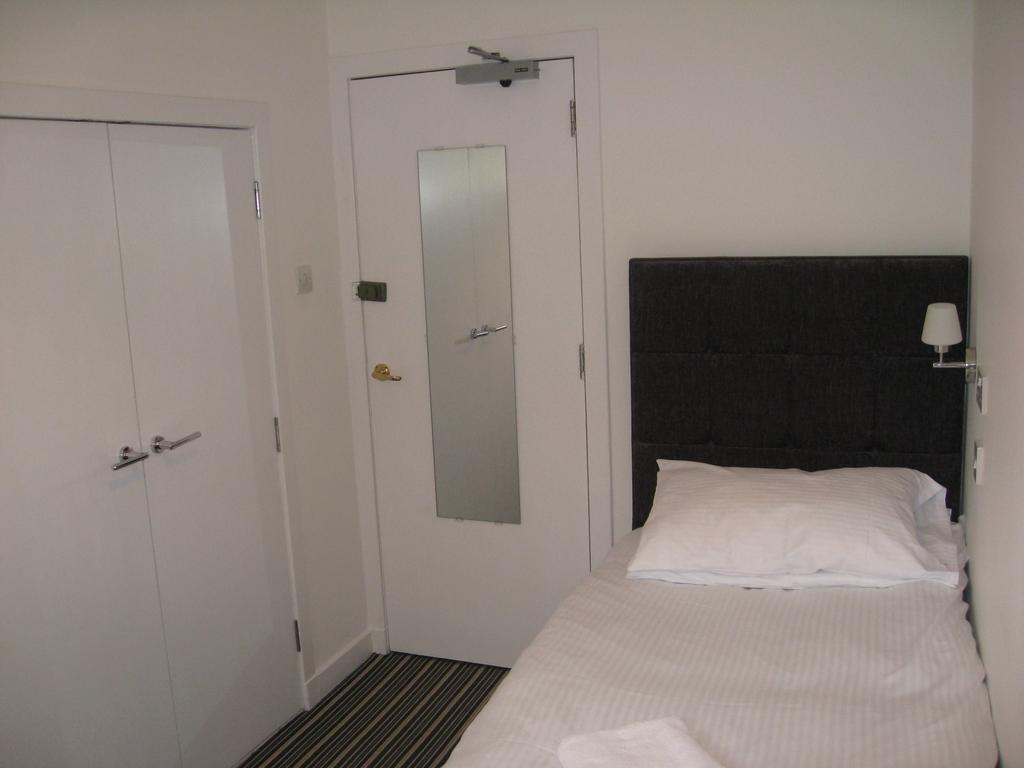 Aaran Central Guesthouse Aberdeen Habitación foto